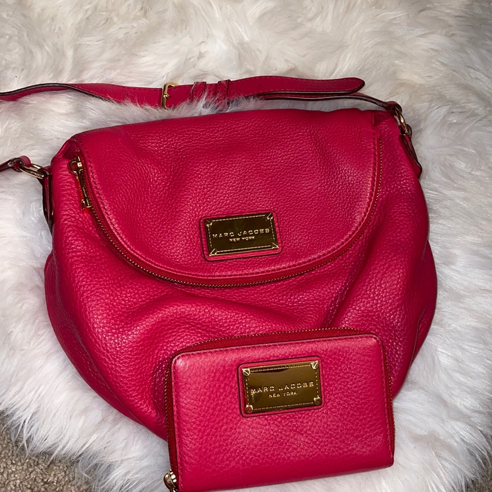 MARC JACOBS RED/PINK CROSSBODY!
